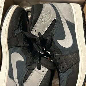 Air Jordan sneakers grey and black  great condition size men 8